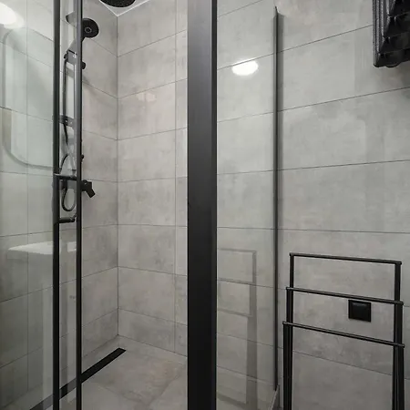 公寓 Spacious In Center With Balcony And Desk By Renters 弗罗茨瓦夫